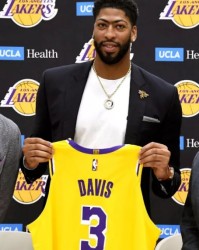  那不勒斯主帅下课，助教暂代帅位  