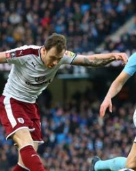  埃弗顿最后时刻绝平保级成功  