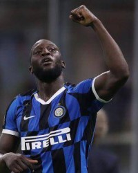  尤文图斯防线送礼不断遭弱旅逼平丢榜首  