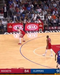  斯图加特主场不敌强敌，防线失误葬送好局