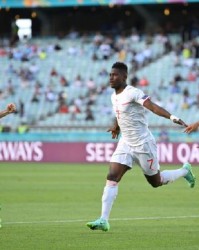  布伦特福德高空轰炸奏效，头球接力配合击溃密集防守  