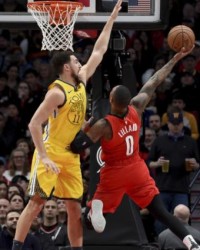  开拓者利拉德60分成空砍里程碑