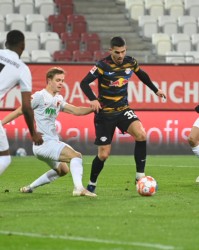  里尔新援首秀破门，助球队客场战平强敌  