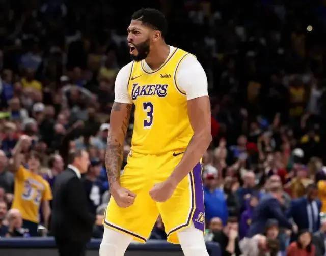  浓眉哥攻防一体湖人主场力克勇士