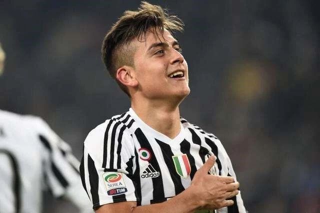  沙尔克04新帅上任首战告捷，战术调整初见成效获认可  