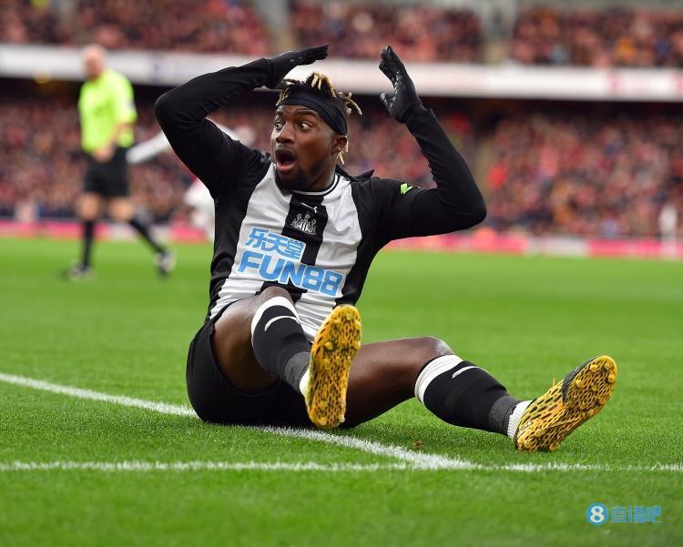  纽卡斯尔联边锋圣马克西曼复出，盘带突破撕裂狼队防线