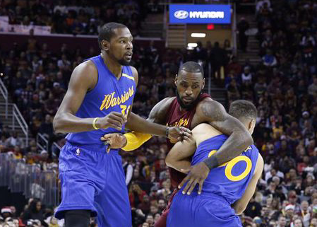  库里三分雨浇灭热火反扑勇士客场终结对手四连胜