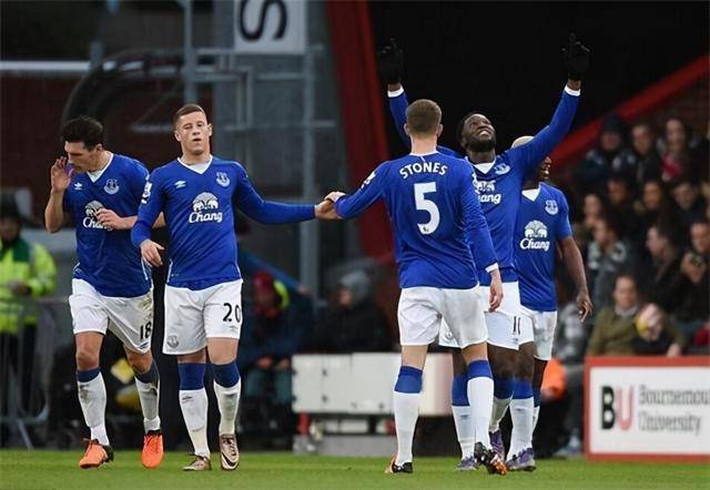  哈兰德双响炮建功，曼城轻取伯恩茅斯延续不败