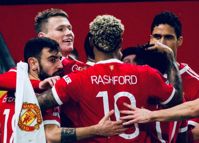  萨拉赫传射建功利物浦客场逆转曼联迎关键胜利